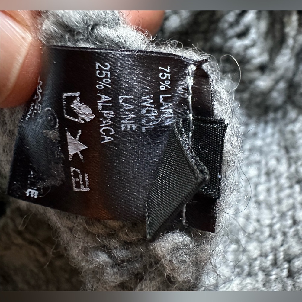 Designer sweater - Picture 6 of 6